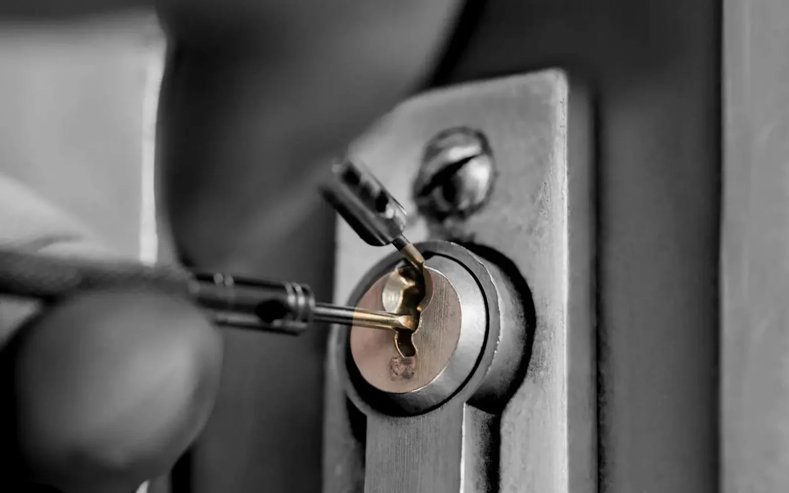 Home locksmith upgrading a house lock system in Rockland NY