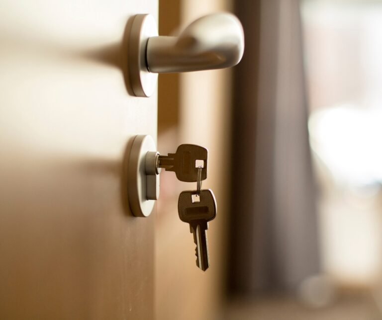 Locksmith installing a new residential door lock in Mount Pleasant NY